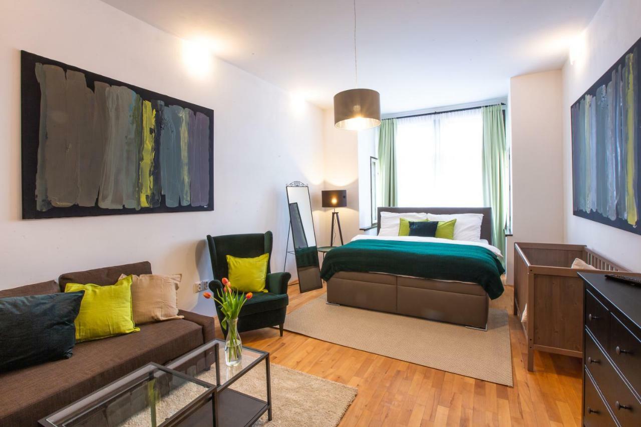 Modern Family Apt. With Central Square Entrance Hradec Králové Kültér fotó